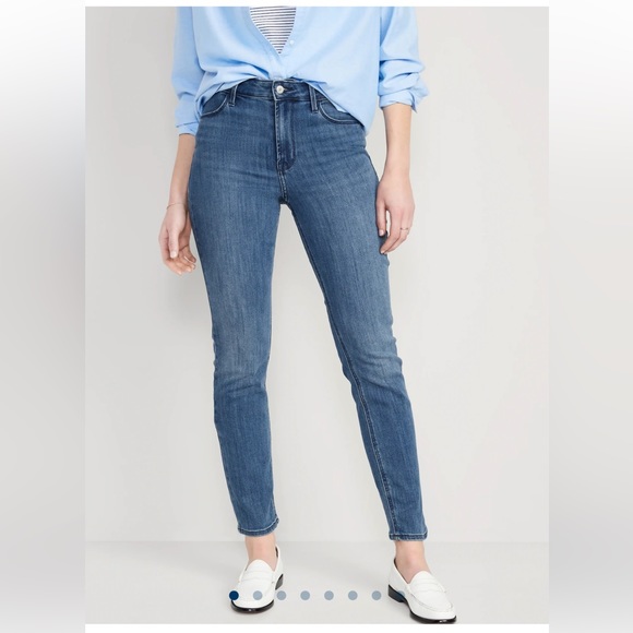 Old Navy Denim - Old Navy High Rise Wow Straight Jeans